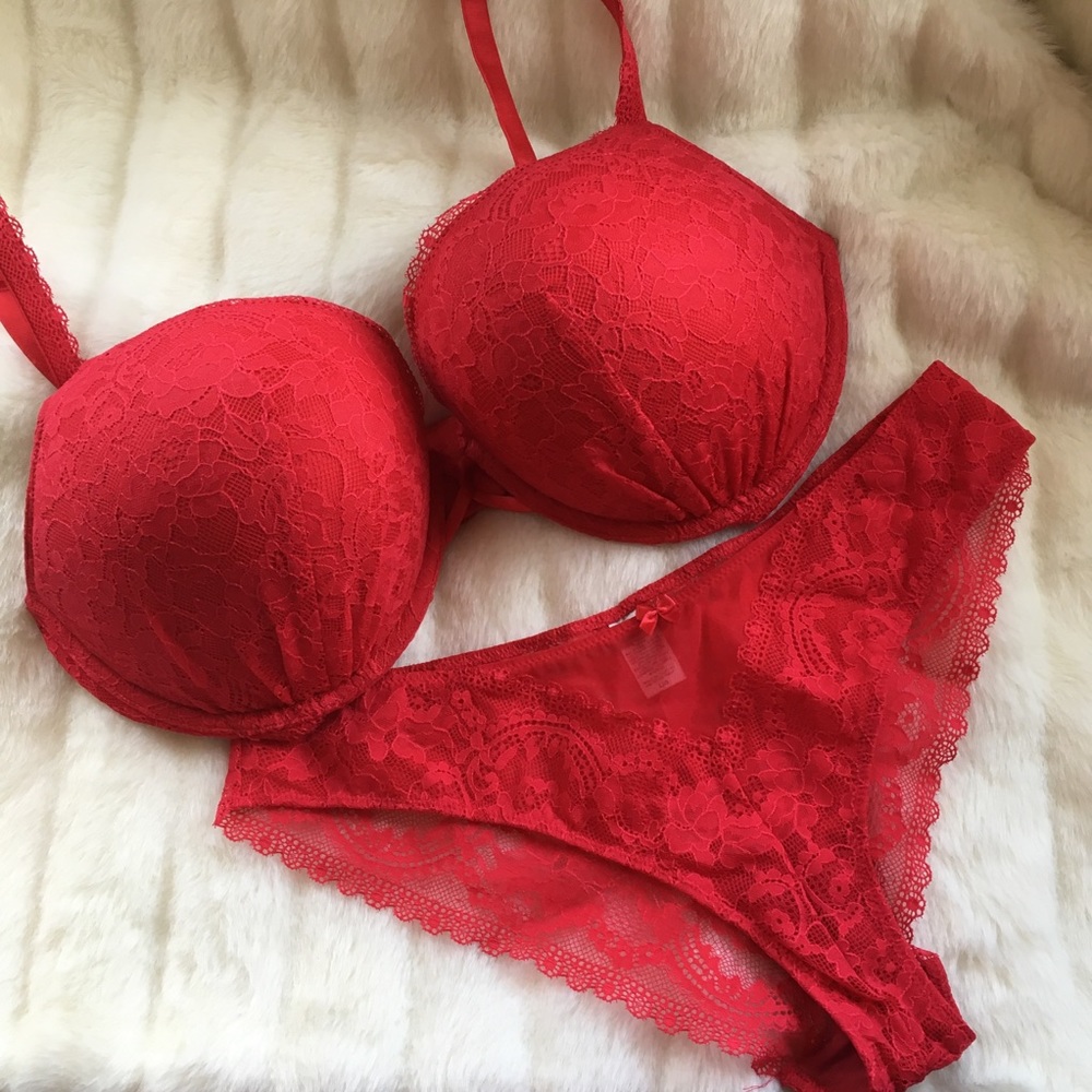 Red Hot Lace Miraculous Plunge, VS 38D/L